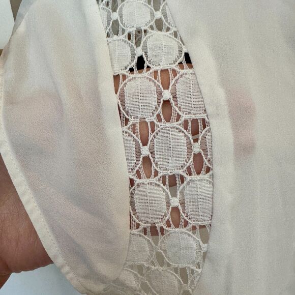 'A Pea In The Pod' White Flowy Maternity Blouse - Women's Large - Picture 5 of 8